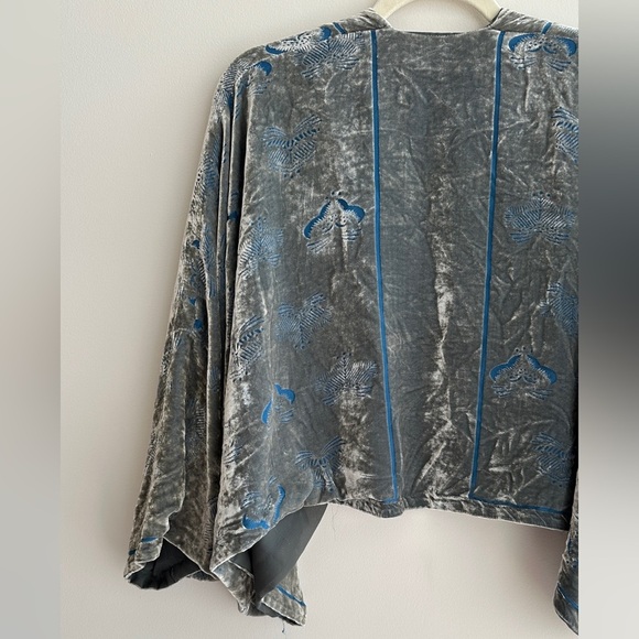 ZARA Collection Velvet Floral Cardigan, Green/Blue, Size Medium - Picture 13 of 16